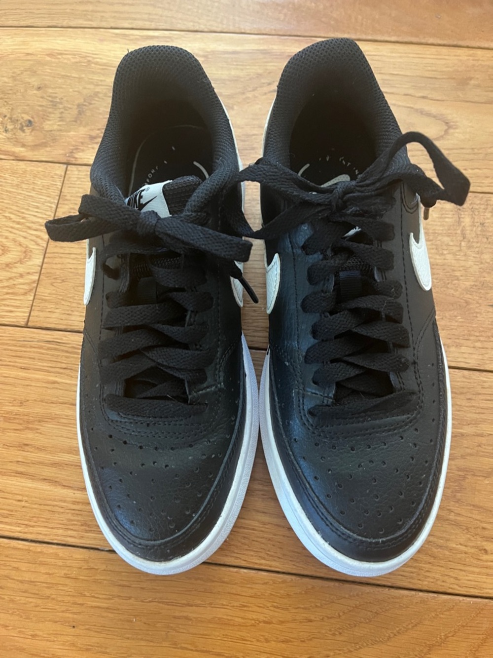 Nike Black and White Women's Athletic Sneakers size 6/36.5
